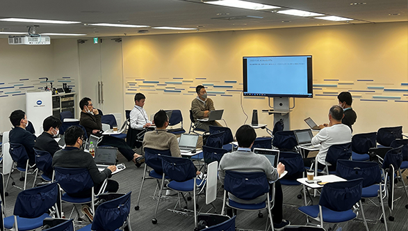 コニカミノルタジャパン株式会社の会議室での使用風景画像